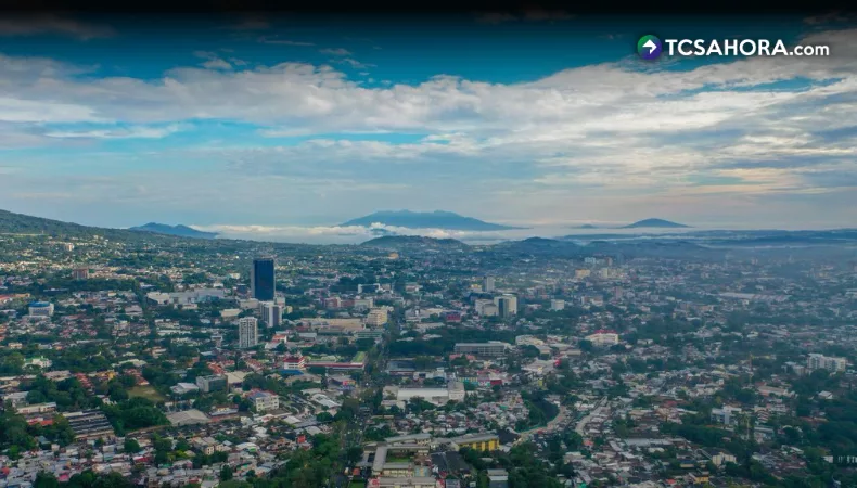 Calor extremo, lluvias y ráfagas de viento para este domingo