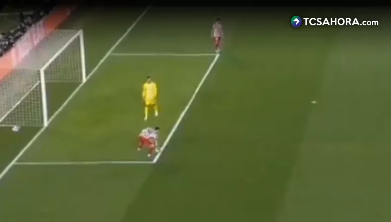 Barcelona presenta «una queja formal» ante la UEFA por el no penal de Pubill