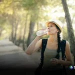 ¿Sabe cuál es la cantidad de agua que debe consumir ante las altas temperaturas?