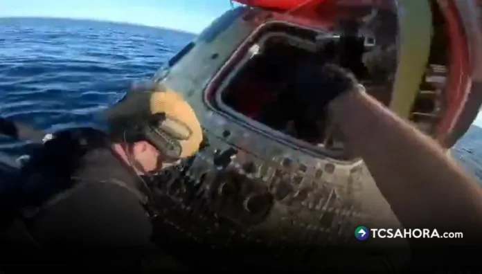 Reid Wiseman compartió imágenes del instante en que la nave fue recuperada en el océano luego de su amerizaje.