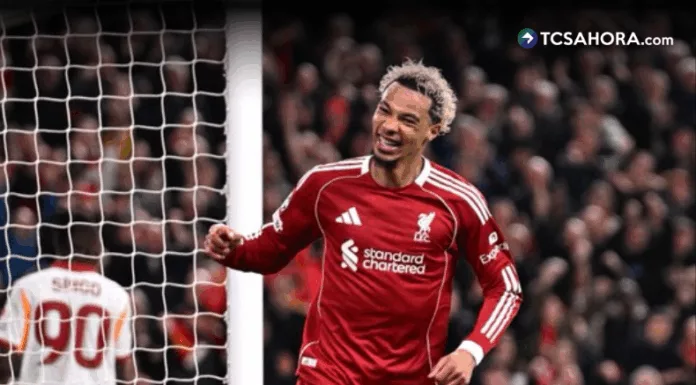 Hugo Ekitike sufrió una dura lesión durante el duelo entre Liverpool y PSG por la vuelta de cuartos de final de la Champions League.