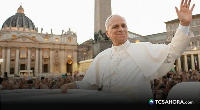 León XIV mantiene un discurso centrado en la paz, reiterando su rechazo a la guerra y su llamado al entendimiento entre naciones.