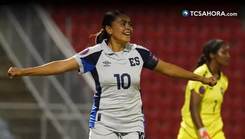 Selecta Femenina ăn mừng chiến thắng