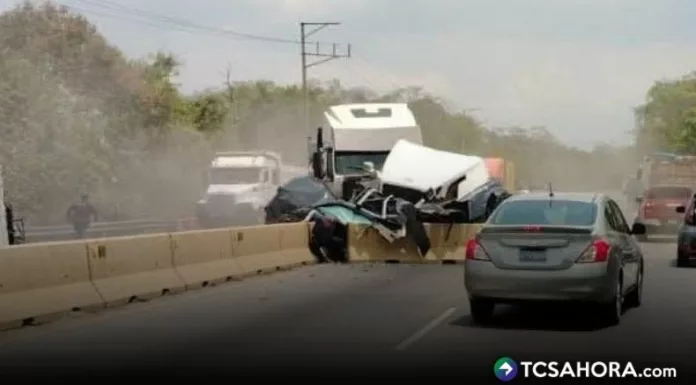 El accidente de tránsito ocurrió esta mañana en el bypass de Sonsonate dejando como saldo al menos tres lesionados.