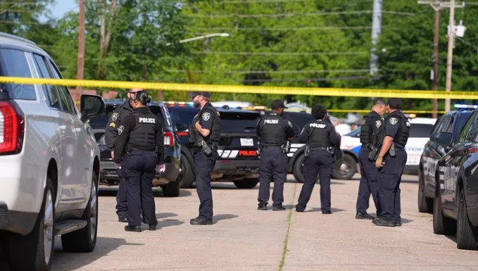 Ocho niños fueron asesinados por un hombre en una ciudad de Luisiana, Estados Unidos. El atacante fue abatido por la policía.