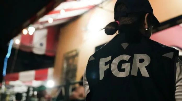 En la colonia Miramonte se allanaron varios bares y restaurantes, resultando detenidos dos propietarios de un concurrido negocio.