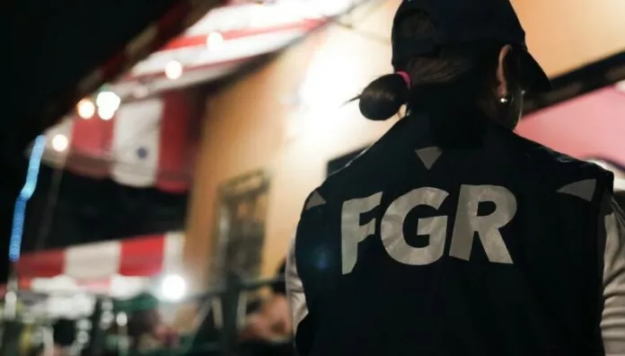En la colonia Miramonte se allanaron varios bares y restaurantes, resultando detenidos dos propietarios de un concurrido negocio.