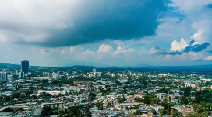 El ministro de Medio Ambiente, Fernando López, anunció que la segunda quincena de mayo se espera una intermitente época lluviosa.