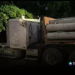 Rastra impacta contra poste en bulevar Venezuela