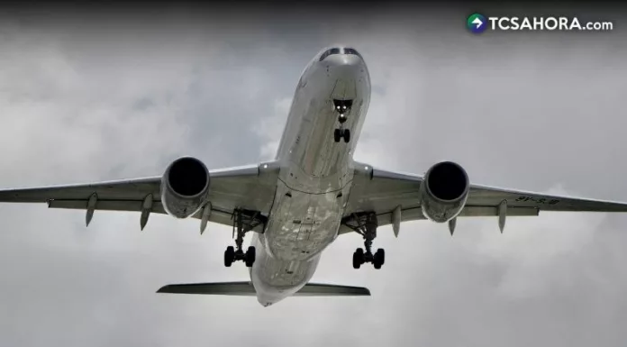 La guerra en Irán continúa su impacto en la economía. Las aerolíneas han tomado medidas ante una eventual escasez.