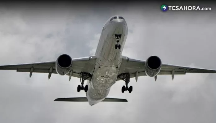 La guerra en Irán continúa su impacto en la economía. Las aerolíneas han tomado medidas ante una eventual escasez.
