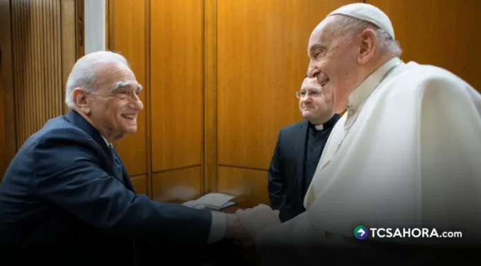 El documental incluye la última conversación audiovisual del pontífice y fue presentado en Roma como parte de un homenaje a un año de su muerte.