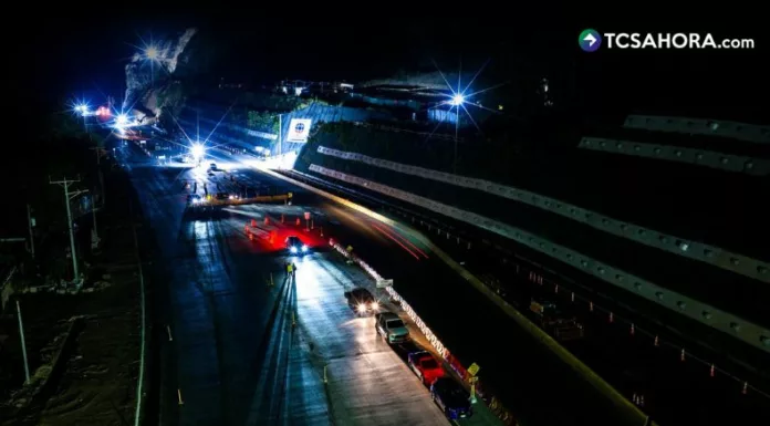 El cierre en la carretera Panamericana, tramo Los Chorros, se debe a los trabajos de voladuras de talud, informó el MOPT.