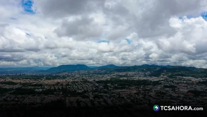 Los pronósticos indican que tendremos cielo nublado, con lluvias en diferentes partes del territorio, principalmente a partir de esta tarde.