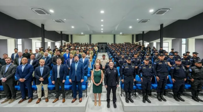 Tras la clausura de las capacitaciones, las autoridades recibieron una flota de transporte para trabajos operativos en agua y tierra.
