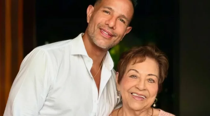 Billy Calderón compartió un mensaje lleno de amor y fe para su madre quien se recupera tras una operación.