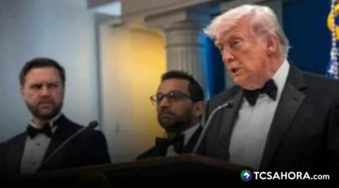 La Casa Blanca aseguró este lunes que Donald Trump analiza una propuesta de Irán para reabrir el estrecho de Ormuz.