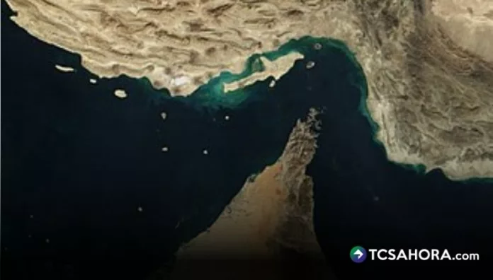 Donald Trump aseguró que Irán le informó que se encuentra en un “estado de colapso” y le pidió reabrir el estrecho de Ormuz.
