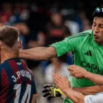 Dura sanción a portero argentino tras brutal puñetazo en partido de segunda división de España