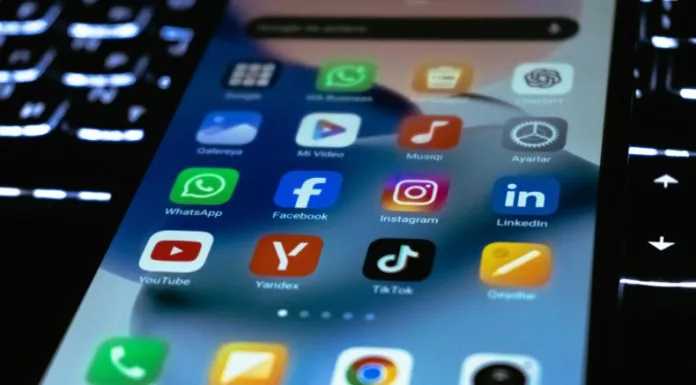 Más de 16 millones de jóvenes enfrentan trastornos mentales asociados al uso excesivo de redes sociales en la región iberoamericana.