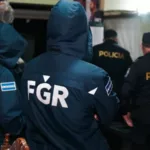 Capturan a dos hombres por estafar con imágenes de apartamentos falsas