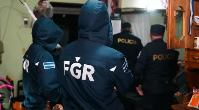 Los hombres fueron capturados durante un operativo ejecutado por la FGR en coordinación con la PNC.