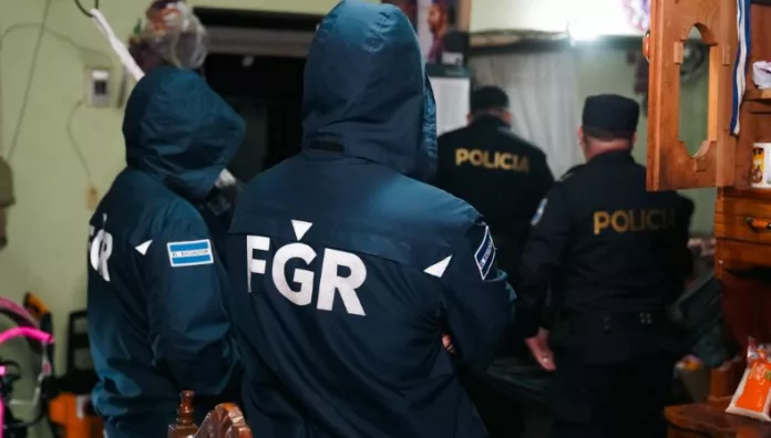 Los hombres fueron capturados durante un operativo ejecutado por la FGR en coordinación con la PNC.
