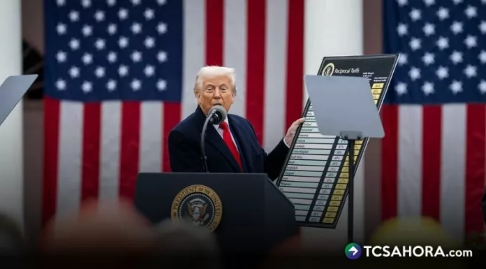 Donald Trump anunció que la próxima semana Estados Unidos aumentará los aranceles a los vehículos y camiones de la Unión Europea al 25%.