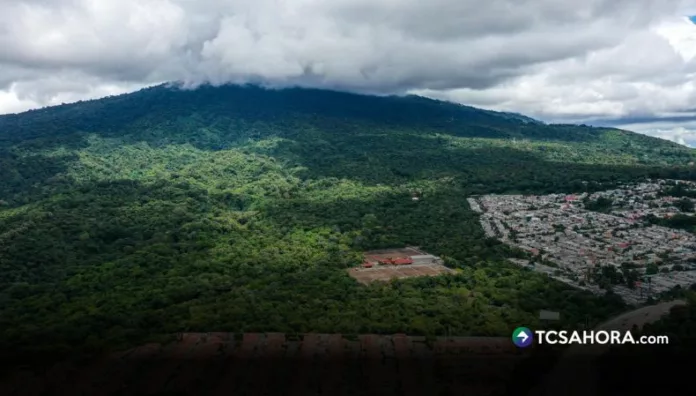 El fin de semana tendrá ambiente caluroso y lluvias en distintos puntos del país, incluyendo el Área Metropolitana de San Salvador.