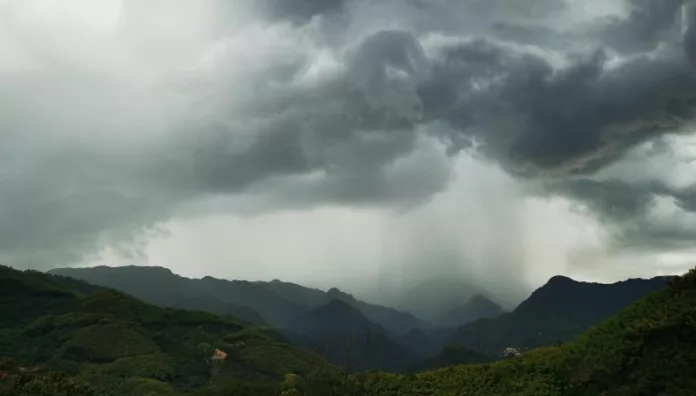Medio Ambiente prevé lluvias en distintas zonas del país, principalmente durante la tarde y noche de este domingo.