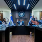 Luz verde a reformas constitucionales para diputados de diáspora y despartidizar TSE