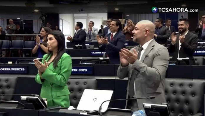Asamblea ratificó reforma para elegir diputados de la diáspora