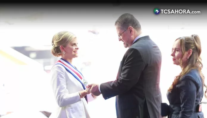 Laura Fernández asume presidencia de Costa Rica