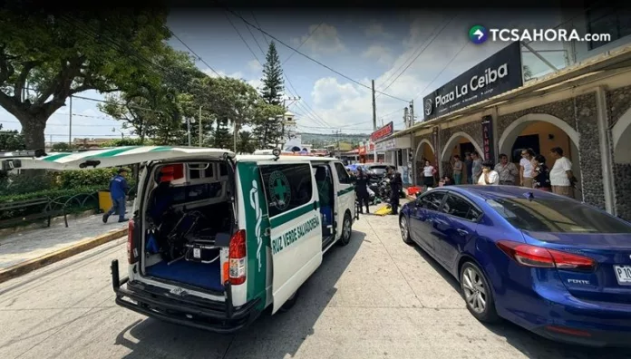 Menor de edad atropellado por microbús
