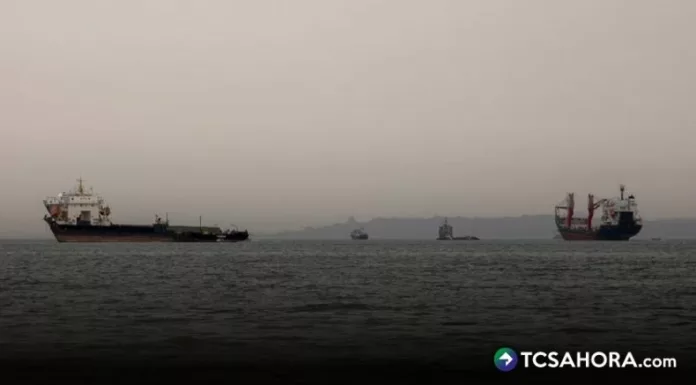 Irán amenazó con dificultar el paso por el estrecho de Ormuz a los países que apliquen las sanciones de Estados Unidos.