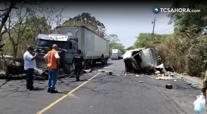 Accidente entre camión y rastra deja un fallecido en San Vicente