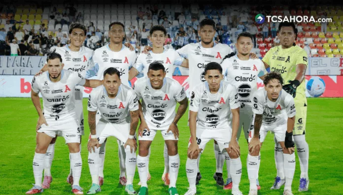 Alianza anunció una profunda reestructuración rumbo al Apertura 2026 y confirmó la salida de diez futbolistas, además de declarar transferibles a otros cinco.