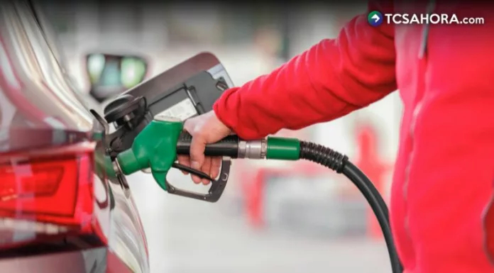 Una parte del precio que pagan los salvadoreños por cada galón de combustible corresponde a diferentes impuestos.