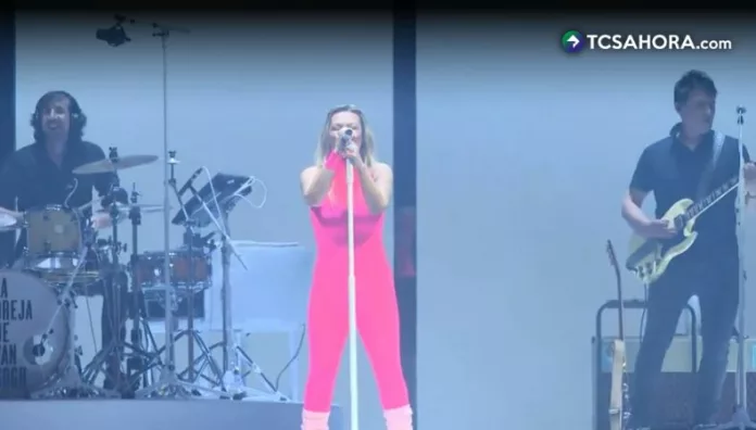 El regreso de Amaia Montero recibió críticas por desafinaciones y rumores de cancelación tras el primer concierto junto a la banda.