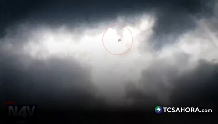 Los cielos de San Salvador vuelven a despertar el misterio entre quienes aseguran haber visto ovnis sobre distintos puntos de la capital.