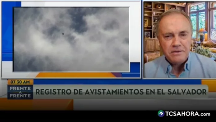 El ufólogo Sixto Paz Wells habló sobre el fenómeno de los OVNIS, la relación de estos con El Salvador y los archivos del Pentágono.