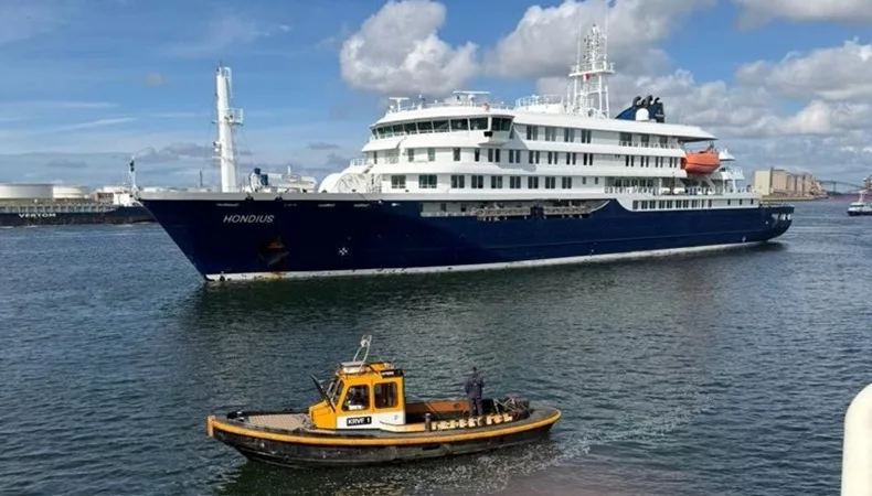 El crucero Hondius llega a Países Bajos para su desinfección 