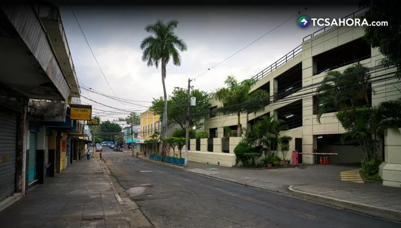 Alcaldía concluye retiro de puestos en calles del Centro de San Salvador