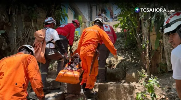 Recuperan cuerpo de hombre que cayó a quebrada