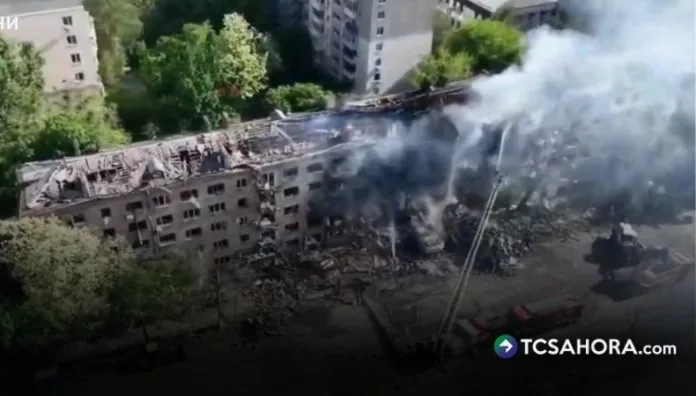 Rusia lanzó el misil balístico hipersónico Oreshnik durante un ataque masivo nocturno contra varias regiones de Ucrania.