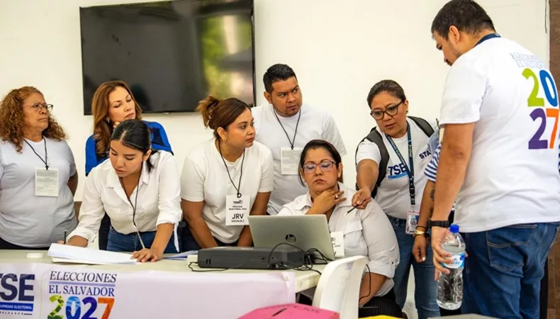 TSE realiza prueba de transmisión de resultados de elecciones