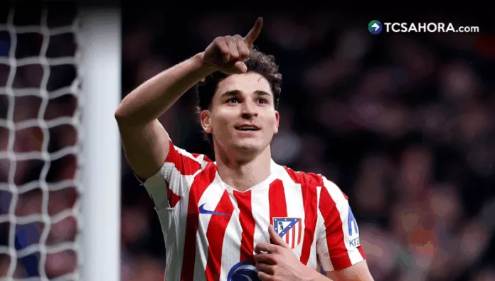 Julián Álvarez rechazó una oferta de renovación del Atlético de Madrid y su salida toma fuerza ante el interés del Barcelona y PSG.