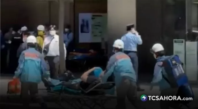 La Policía de Tokio informó que revisa grabaciones de seguridad para identificar al sospechoso y establecer qué tipo de aerosol utilizó.