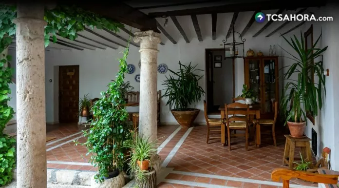 Para reducir las altas temperaturas es importante no saturar las habitaciones, esto permitirá el paso del aire.