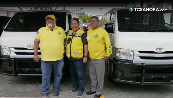 Comandos de Salvamento recibe tres vehículos para ambulancias